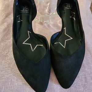 GB GIANNI BINI black suede flat shoe's size 7.5 medium in great worn condition